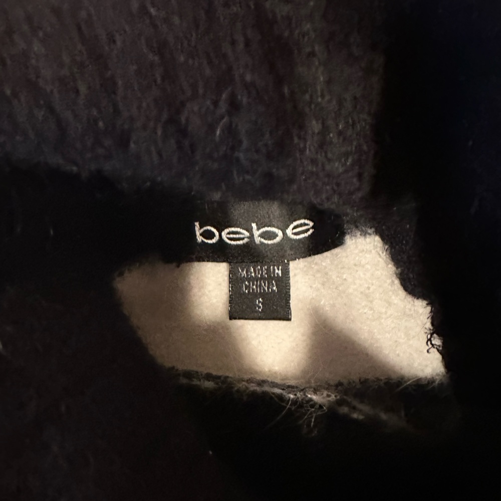 Bebe - Picture 5 of 7